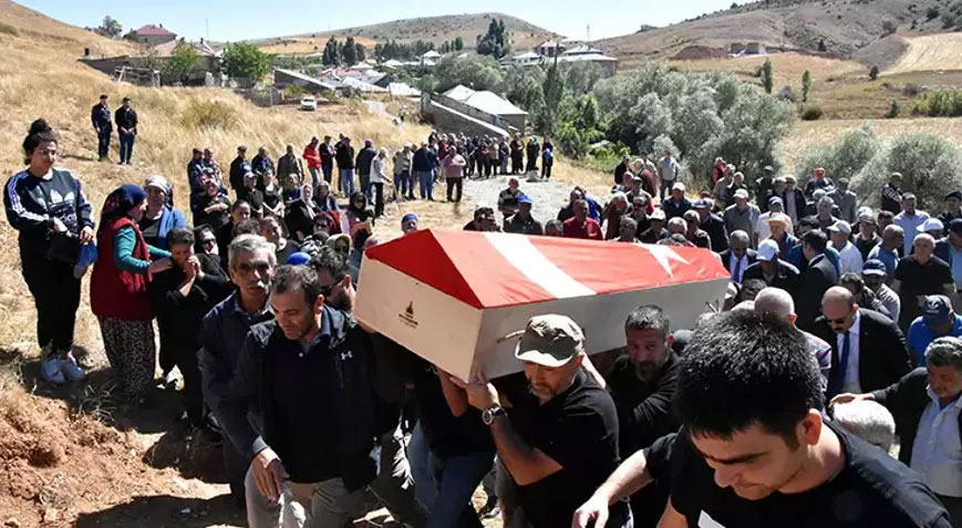 Kazada hayatını kaybeden hakime acı veda!