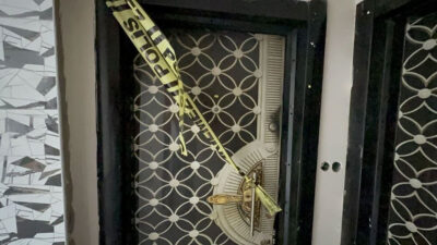 Boşanma aşamasındaki eşini dövdü, evi ateşe verdi