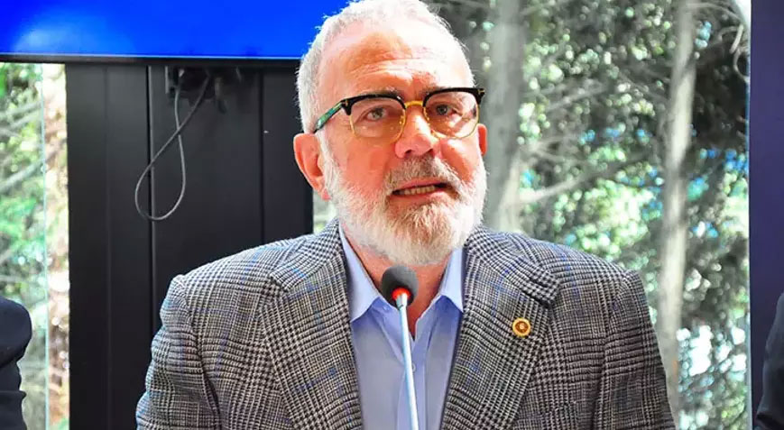 AK Parti’li Yenişehirlioğlu’ndan sivil anayasa açıklaması AK Parti’li Yenişehirlioğlu’ndan sivil anayasa açıklaması