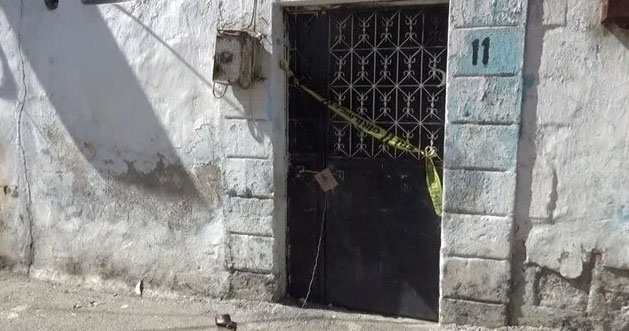 Eşini öldürdü, çocuklarını ve komşusunu yaralayıp canına kıydı