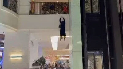 AVM’nin 3’üncü katından atlayan genç kız hayatını kaybetti