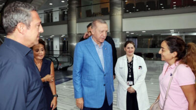 Cumhurbaşkanı Erdoğan’dan hastanede tedavi gören Sabancı çiftine ziyaret