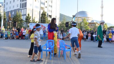 Bursa’da 20 bin çocuk sokak oyunlarıyla tanıştı