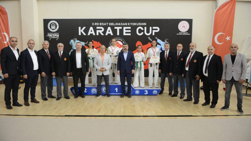 Yıldırımlı karatecilerden 50 madalya Yıldırım Belediyesi sporcuları 9 ülkeden 308 sporcunun katıldığı Yıldırım Belediyesi