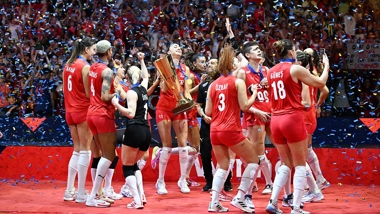 Yüksekten uçan Filenin Sultanları’na THY’den sürpriz Yüksekten uçan Filenin Sultanları’na THY’den sürpriz