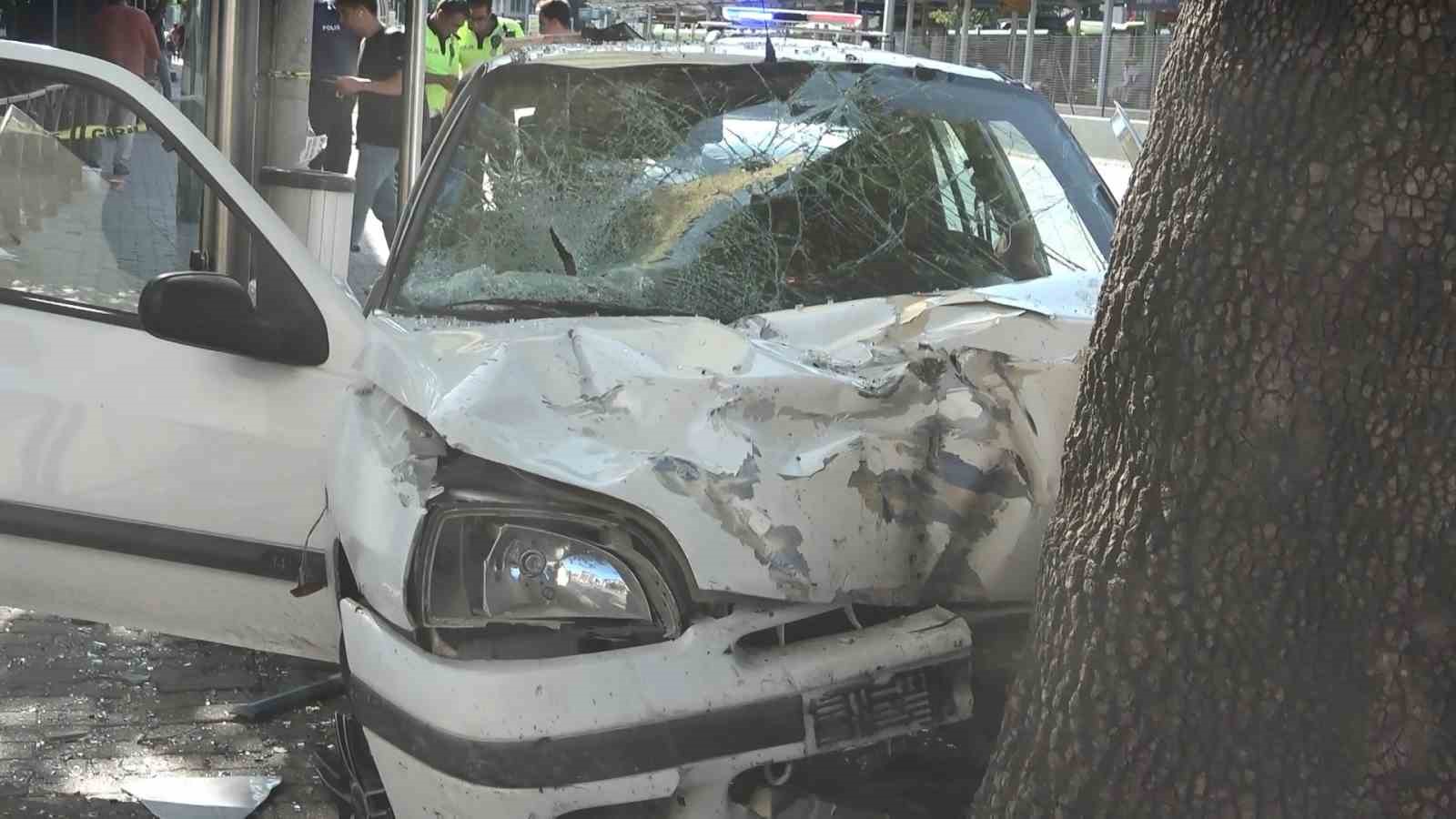 Bursa’da araç otobüs durağına dalmıştı.. Ağır yaralanan kadın hayatını kaybetti Bursa’da araç otobüs durağına dalmıştı.. Ağır yaralanan kadın hayatını kaybetti