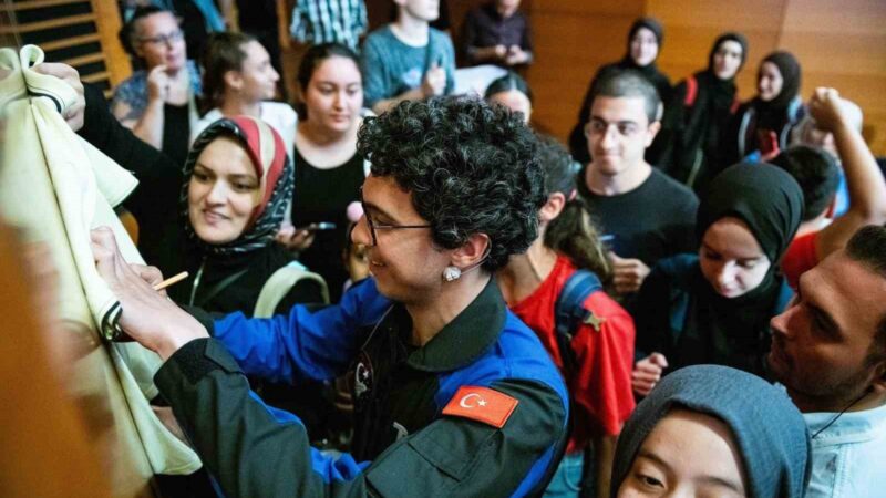 Bursa’da bulunan dünyaca ünlü 70 astronot ve kozmonot, Türkiye’nin uzay
