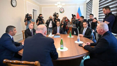 Azerbaycan ve Karabağ Ermenileri görüştü