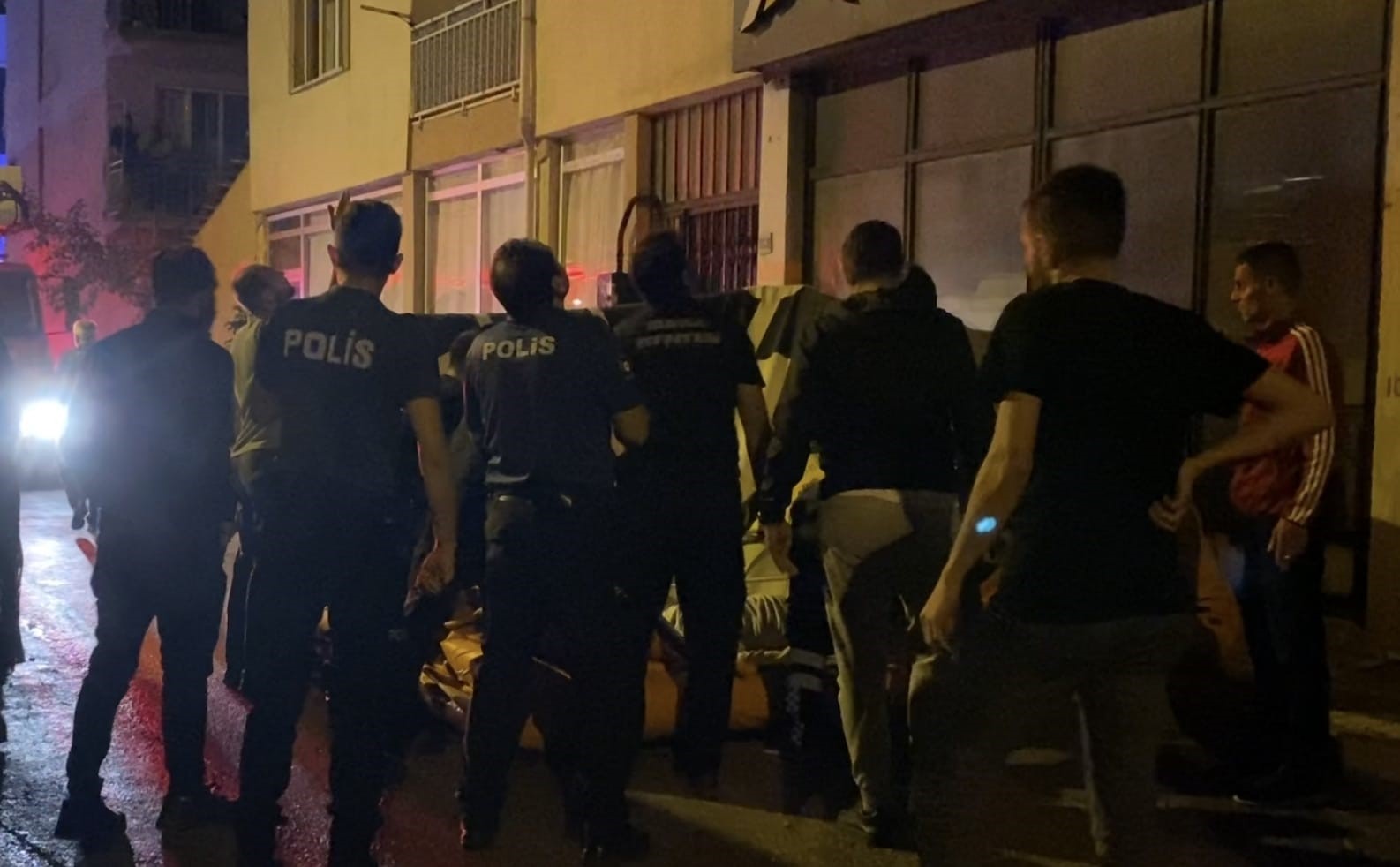 Bursa’da korkunç olay! Arkadaşını 3. kattan aşağıya attı