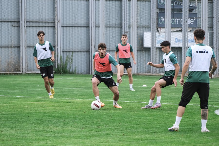 Bursaspor’da Beyoğlu Yeni Çarşı maçı hazırlıkları başladı Bursaspor’da Beyoğlu Yeni Çarşı maçı hazırlıkları başladı