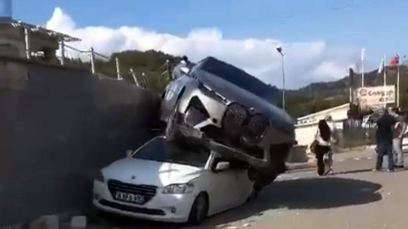 Bursa’da kaza! Kontrolden çıkan cip…