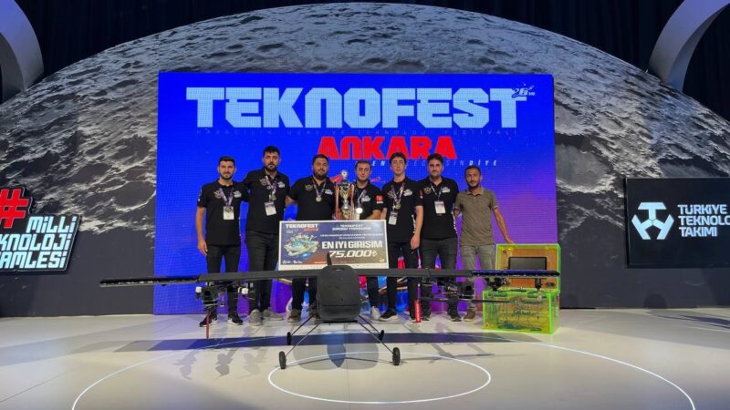 Bursa Teknik Üniversitesi öğrenci takımları, TEKNOFEST 2023 Girişimcilik Yarışmalarından kupalarla