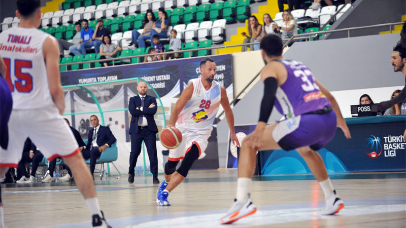 Bursa ekibi yenilgiyle başladı Türkiye Basketbol Ligi’ndeki temsilcimiz Finalspor, sezonun ilk maçında evinde konuk