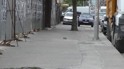 Kaldırım taşıyla genç kızın yüzünü yaralayan şüpheli yakalandı