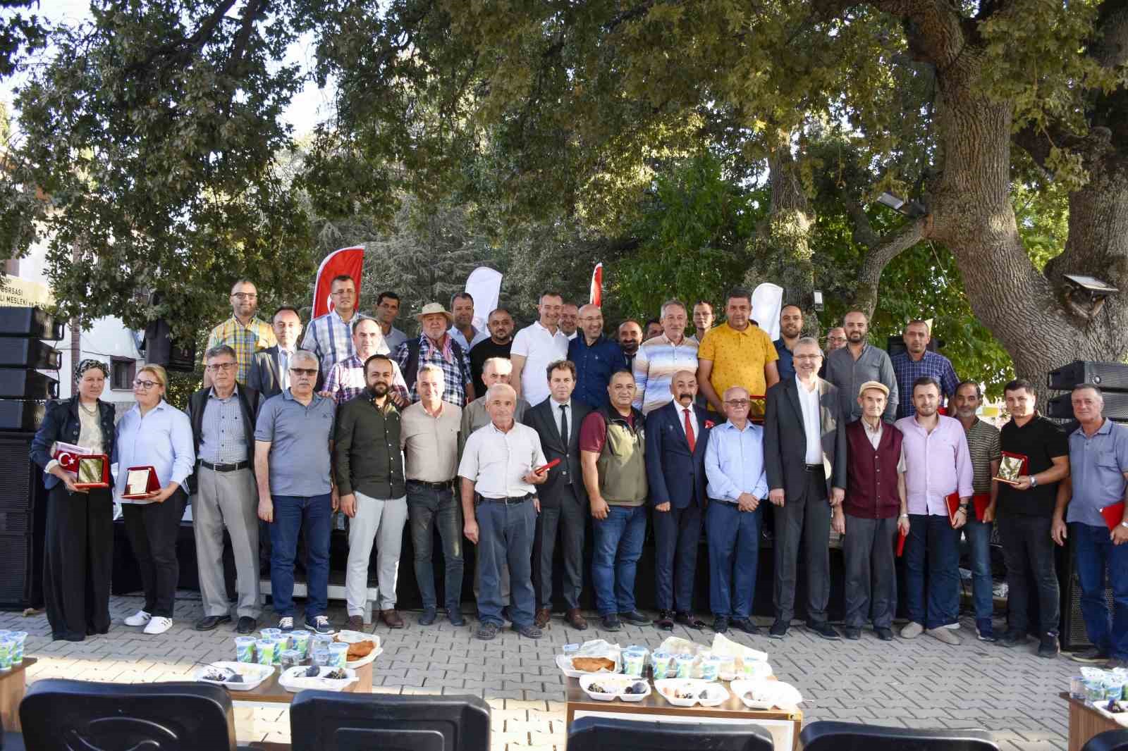 Karacabey’de tarımın enleri ödüllendirildi Karacabey’de tarımın enleri ödüllendirildi