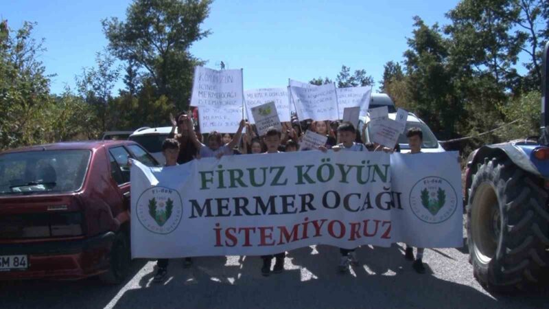 Bursa’da köy sakinleri mermer ocağı için eylem yaptı Bursa’nın Orhaneli ilçesine bağlı Firoz köyü yakınlarına yapılan mermer ocağına