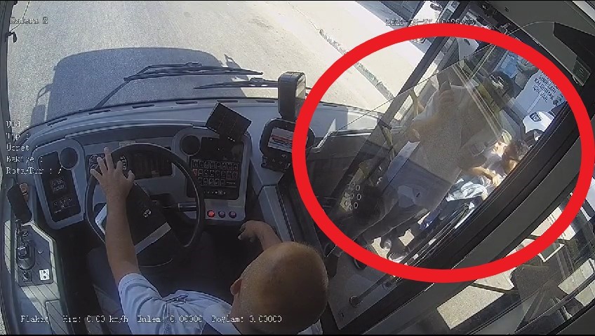 Bursa’da ‘uslanmayan hırsız’ kamerada Bursa’da ‘uslanmayan hırsız’ kamerada