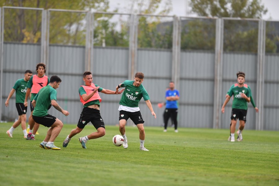 Bursaspor’da hazırlıklar sürüyor Bursaspor’da hazırlıklar sürüyor