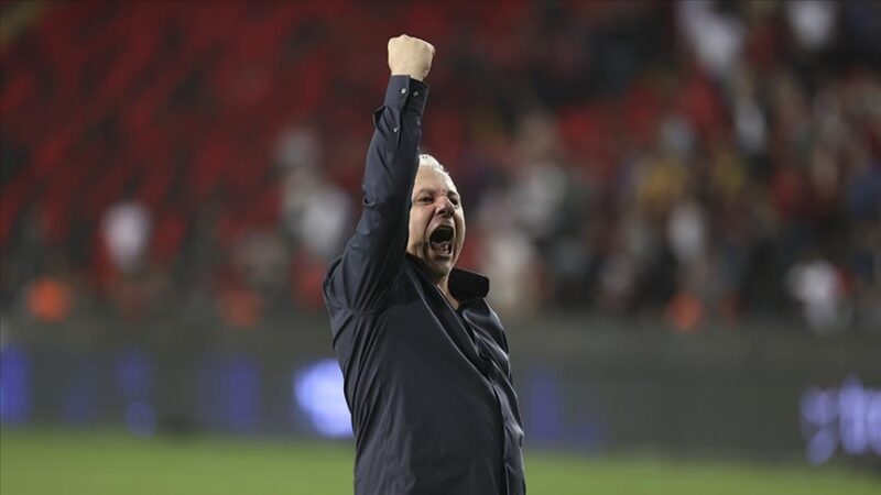 Trendyol Süper Lig'in 7. haftasında deplasmanda Yılport Samsunspor'u 2-1 yenen