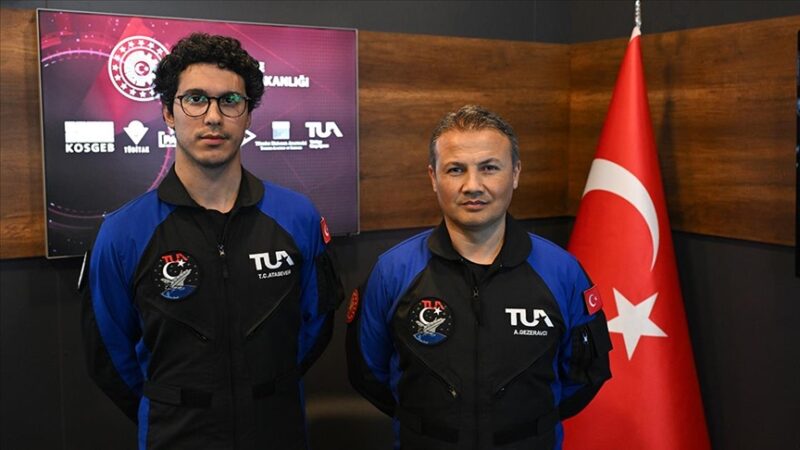 Türkiye'nin ilk uzay yolcuları Alper Gezeravcı ile Tuva Cihangir Atasever'in
