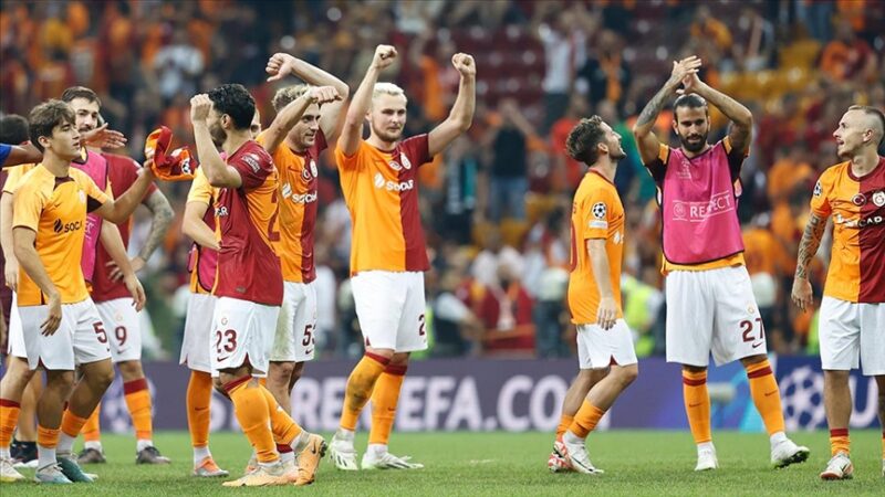 UEFA Şampiyonlar Ligi'nde gruplarda mücadele edecek Galatasaray, oyuncu listesini ilan