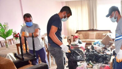 20 ton çöp çıkan evin sahibi: Yapmayın, bunlar yılların emeği