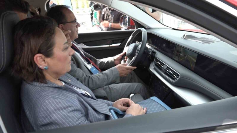 CHP’li vekillerden Togg’a övgü Türkiye’nin yerli akıllı cihazı Togg’un Gemlik Kampüsü’nde bir ilk yaşandı.
