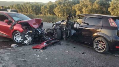 Bursa’da kaza! Virajı alamayan otomobil…