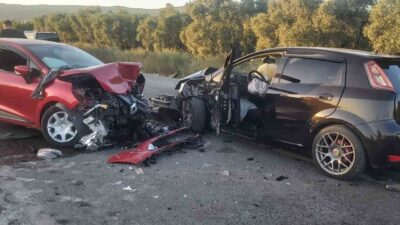 Bursa’da kaza! Virajı alamayan otomobil…