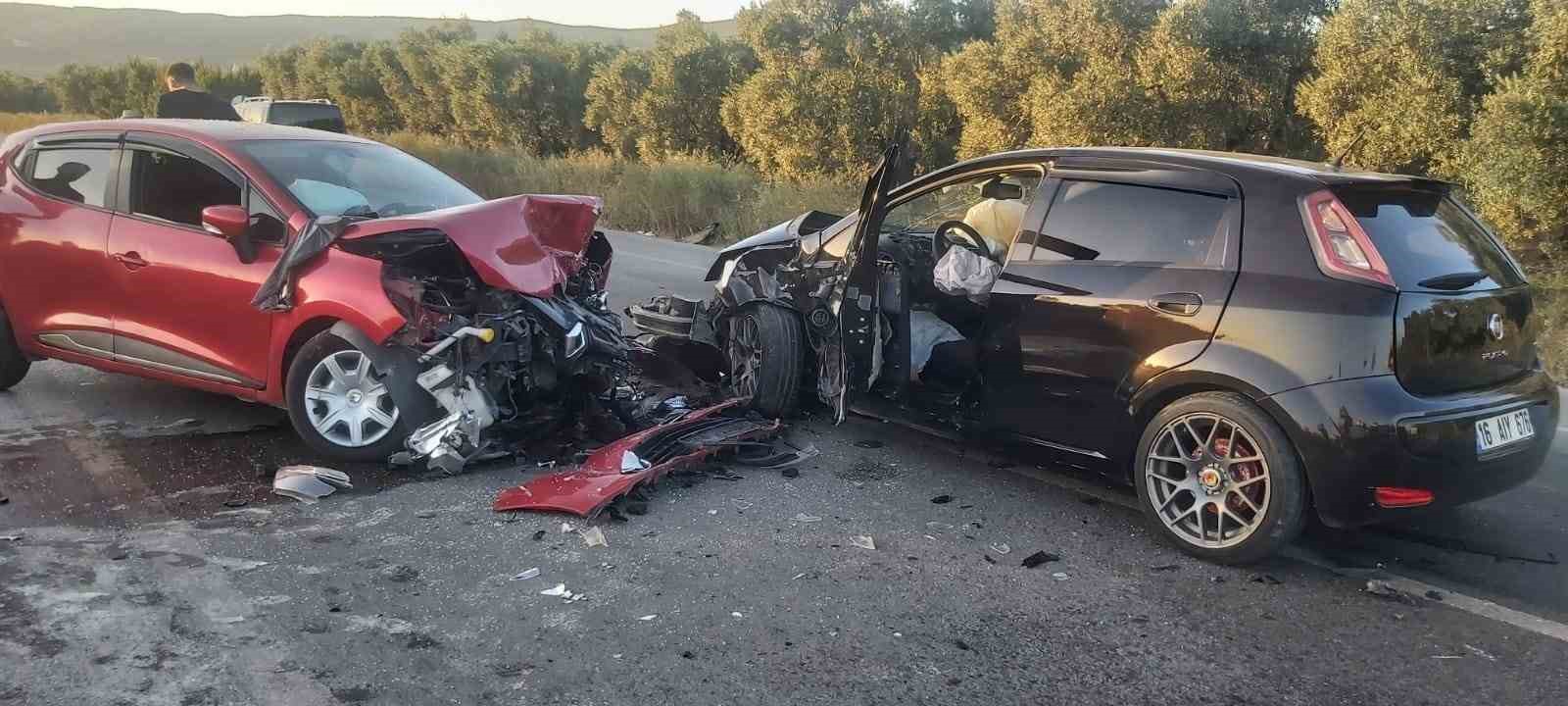 Bursa’da kaza! Virajı alamayan otomobil… Bursa’da kaza! Virajı alamayan otomobil…