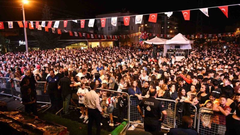 Yenişehir’de Hakan Altun ve Merve Özbey rüzgarı Yenişehir’de çiftçinin hasat coşkusunu yaşadığı renkli etkinliklere sahne olan geleneksel