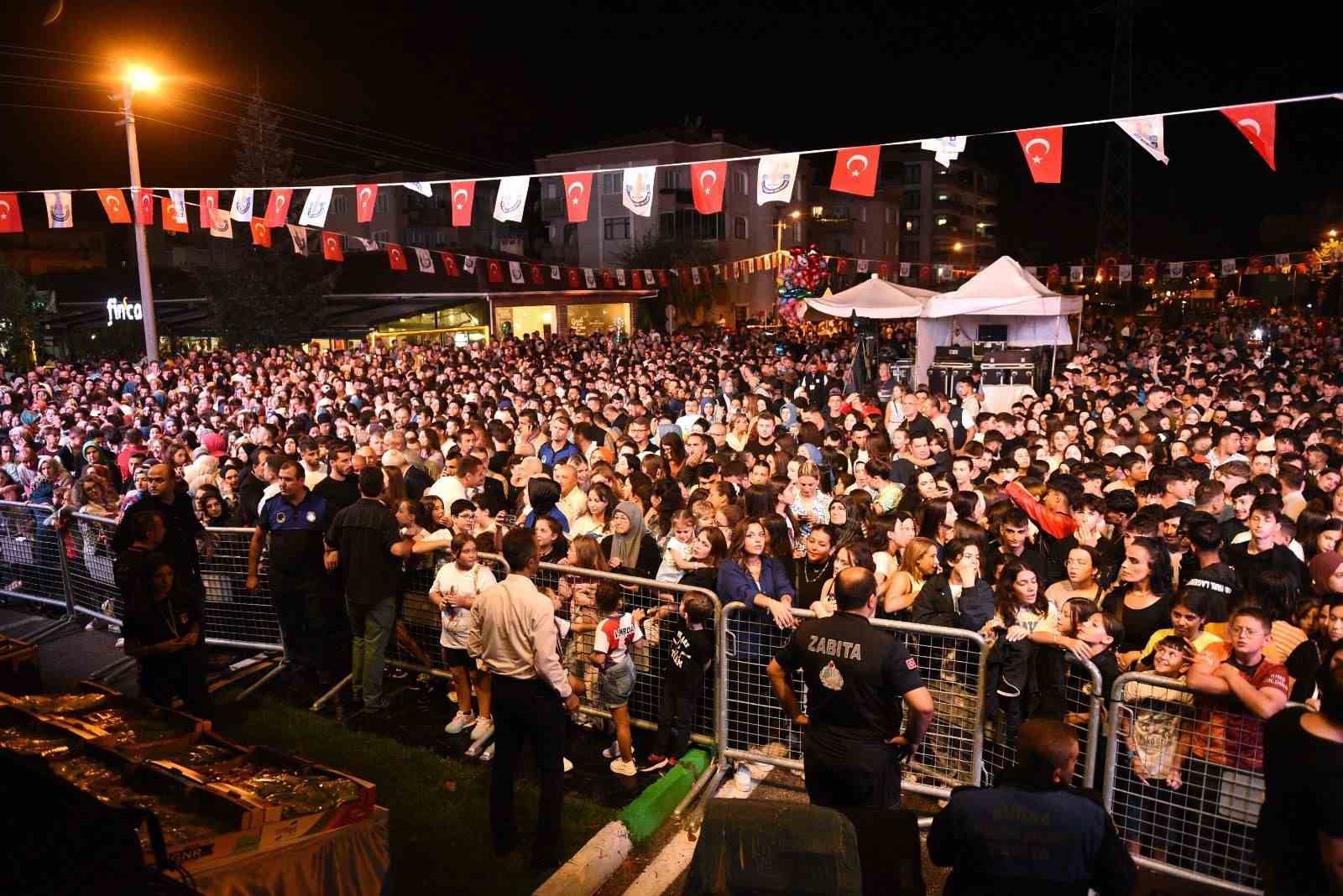 yenisehir biber festivaliinde hakan altun ve merve ozbey ruzgari d7e04a4