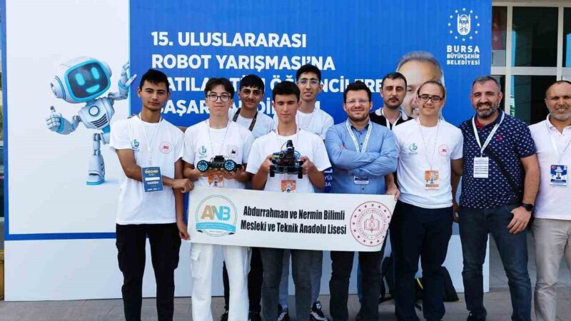 Bu yıl 15’incisi Bursa’da düzenlenen Uluslararası MEB Robot Yarışması’nda ilk