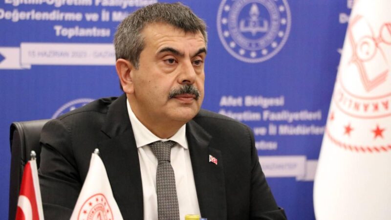 Okullarda yeni önlemler gündemde Milli Eğitim Bakanı (MEB) Yusuf Tekin okul saldırılarına ilişkin yeni