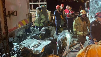 Feci kaza: 4 çocuk öldü, 4 kişi yaralandı