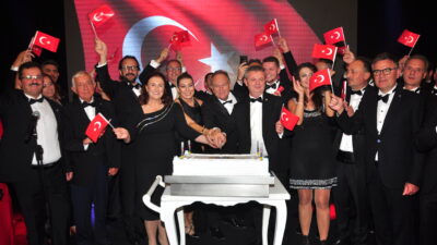 Bursa’da RUMELİSİAD’dan muhteşem balo! Atatürk’ün bilinmeyen yönleri…