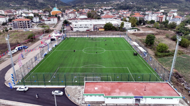 Bursa’ya yeni spor tesisi! Bursa’da gençleri spora yönlendirmek amacıyla kenti yeni yeni spor tesisleriyle