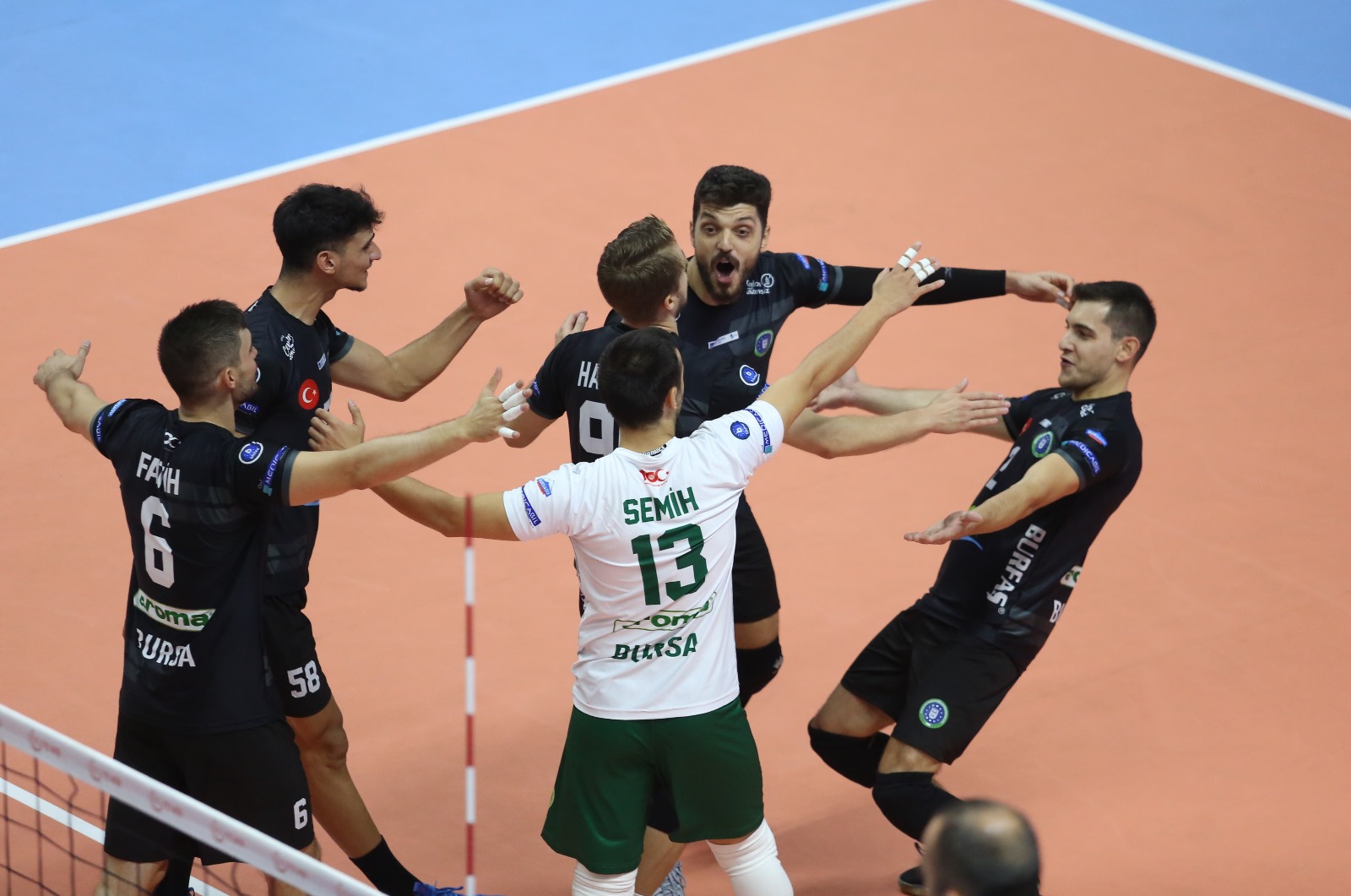 Bursa’da dev final! Efeler’e destek için salona… Bursa’da dev final! Efeler’e destek için salona…