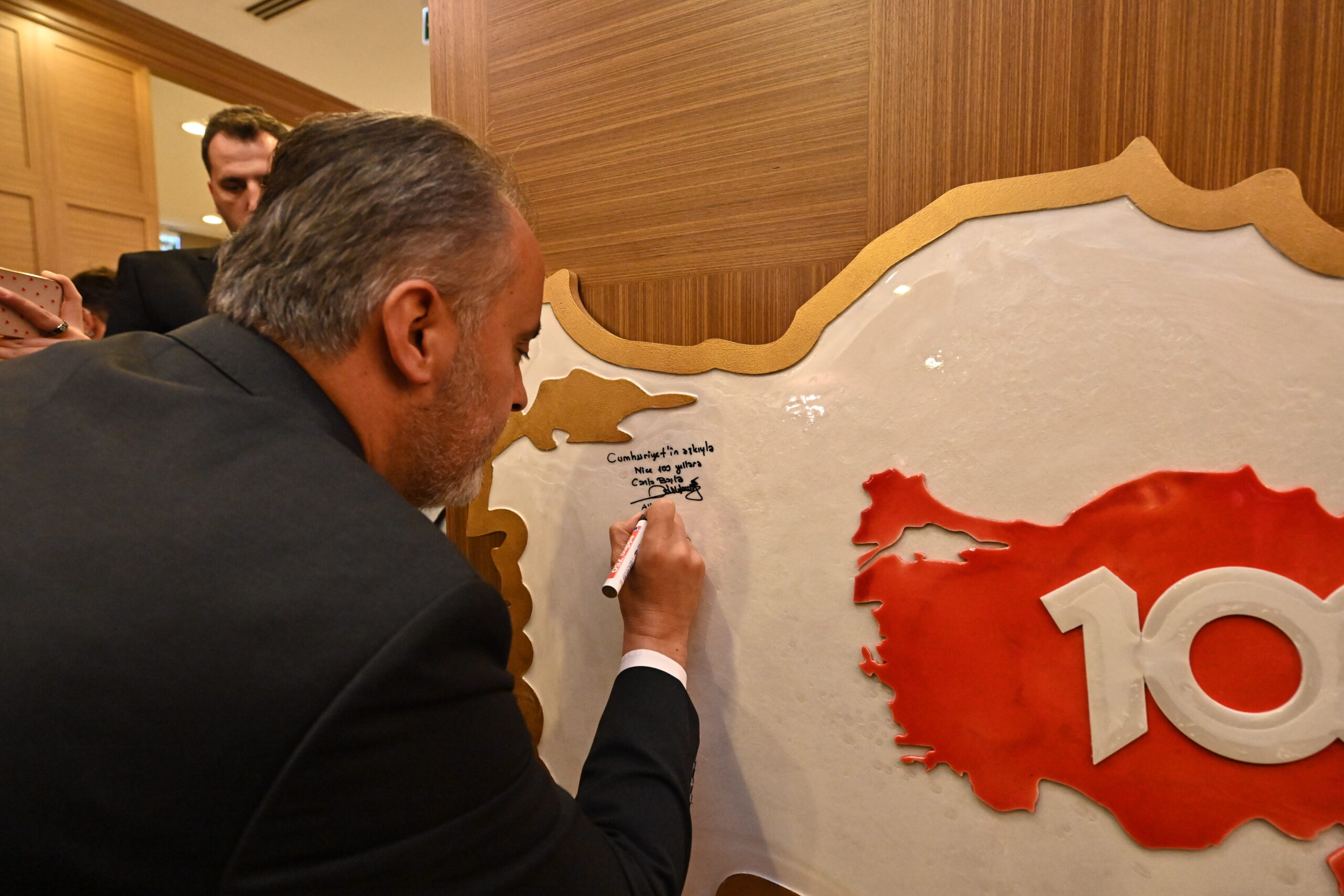 İmzalarıyla tarihe not düştüler