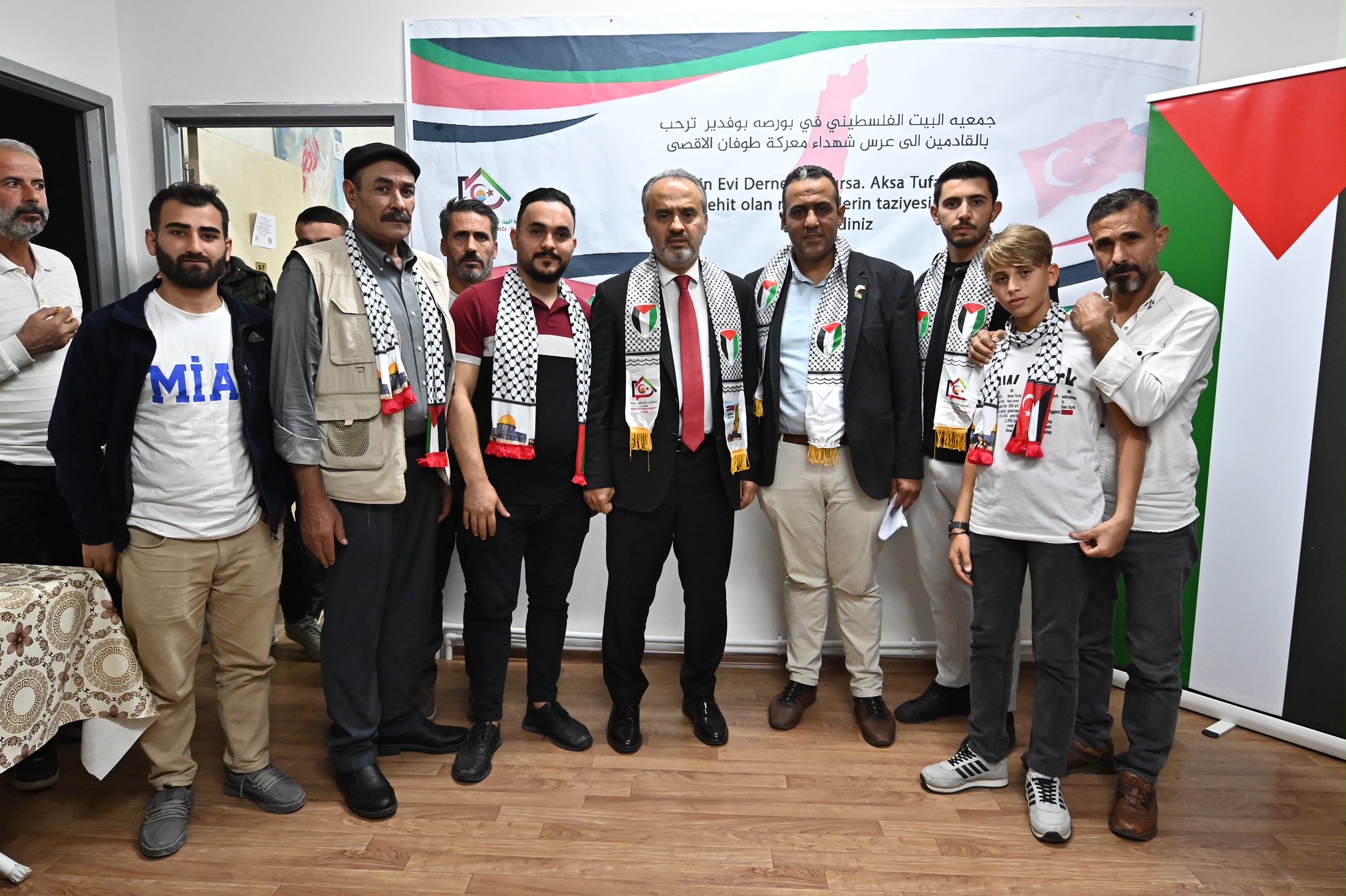 Bursa’dan seslendiler! “Bu savaş Müslümanlar uyanınca biter”