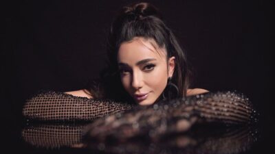 Ünlü şarkıcı evlendi! Nikahtan ilk kareler…