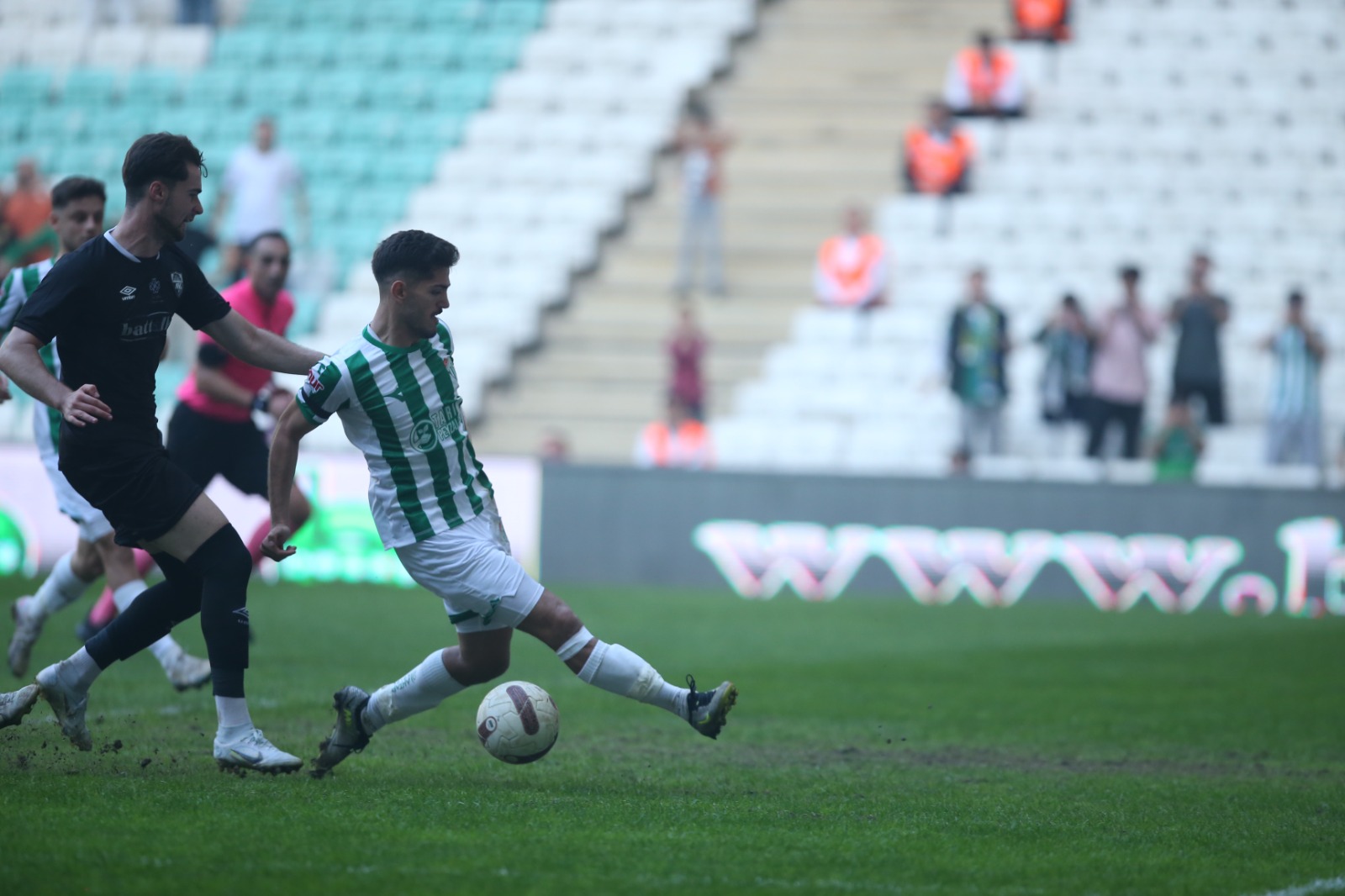 Bursaspor’un kaderini ne belirleyecek? Hangi isim neden baskı altında? Bursaspor’un kaderini ne belirleyecek? Hangi isim neden baskı altında?