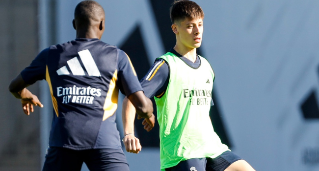 Arda sakatlık sonrası ilk antrenmanına çıktı Arda sakatlık sonrası ilk antrenmanına çıktı