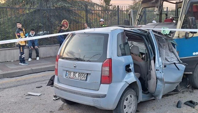 Otomobil ile minibüs kafa kafaya çarpıştı! Ölü ve yaralılar var…