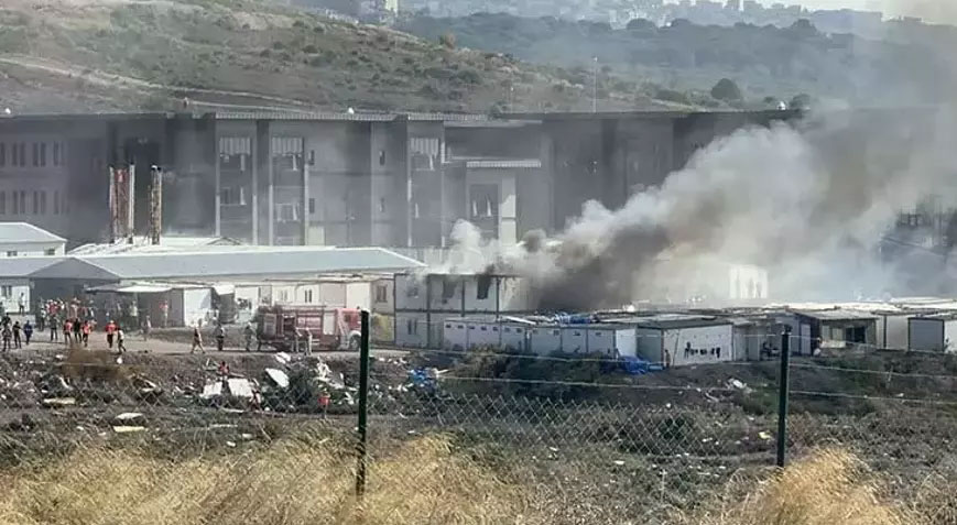 Marmara Üniversitesi’nde korkutan yangın!