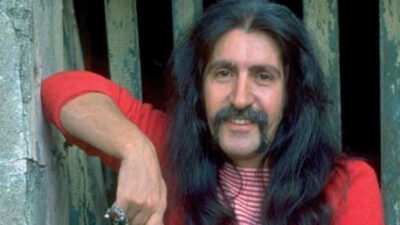 Barış Manço’nun 50 yıl önce bestelediği “2023 Marşı” sahneye taşındı