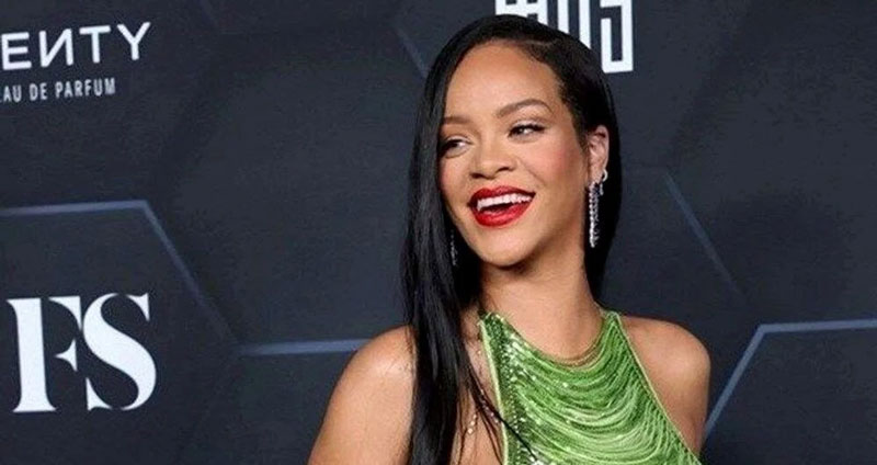 Rihanna’dan dev anlaşma