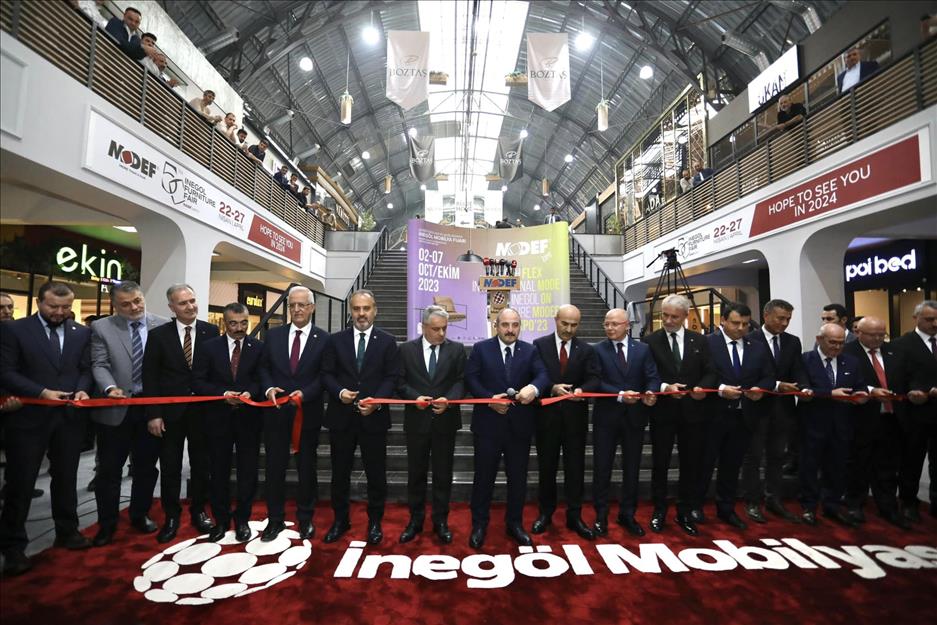 İnegöl’ün mobilya şöleni başladı İnegöl’ün mobilya şöleni başladı