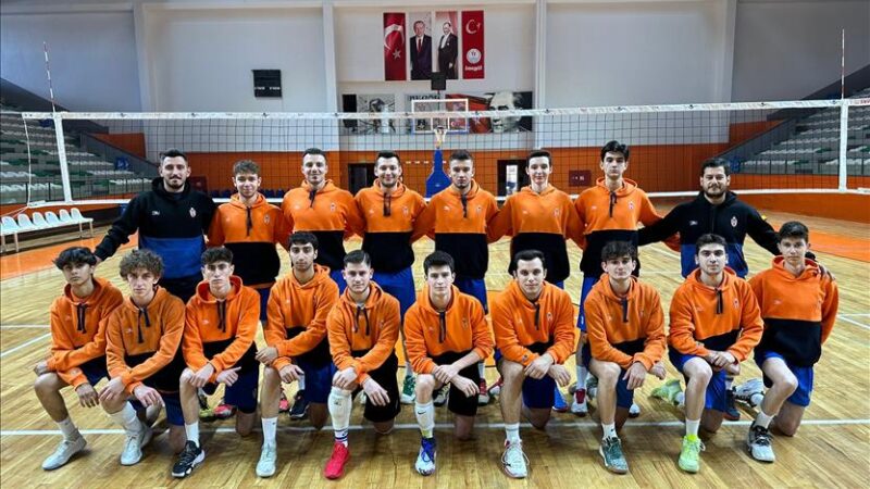 Parkenin Prensleri sahaya iniyor İnegöl Belediye Spor kulübü erkek voleybol takımı, 2023-24 sezonunu açıyor.