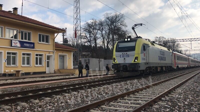Bursa’da gizli kalmış tren yolu! İşte Cumhuriyet dönemi eseri… Cumhuriyet'in ilk 15 yılında (1923-1938) yapımı tamamlanan demir yolu ve